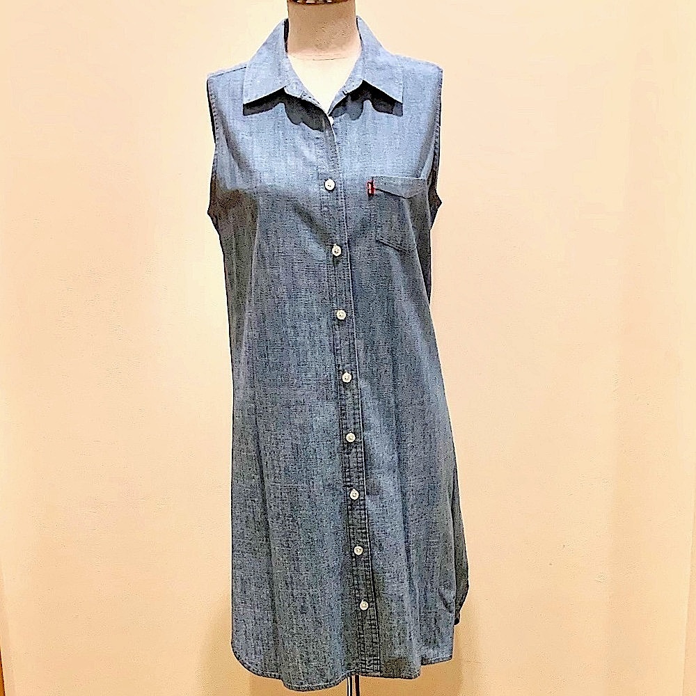 ✅REDUCED‼️ 💥EUC💥 Levi's 100% cotton "washed denim" color shift dress - Sz S/M